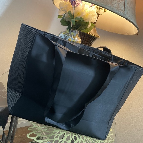 Coach - Picture 6 of 13